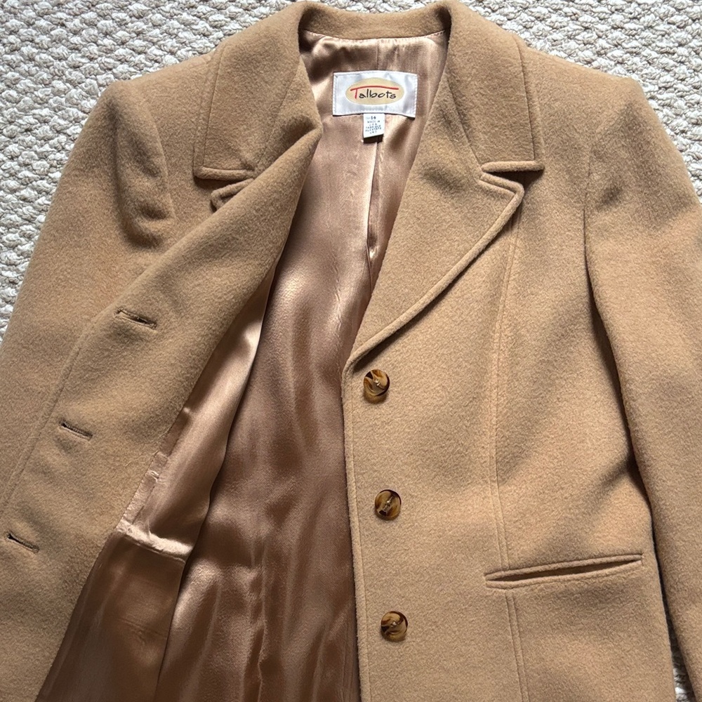Luxurious Camel Hair Long Coat - Picture 2 of 9
